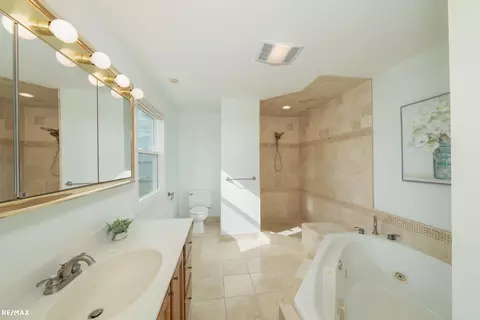 Bath - 1416 Saint Clair Riv, Algonac, MI 48001 photo 4 of 4
