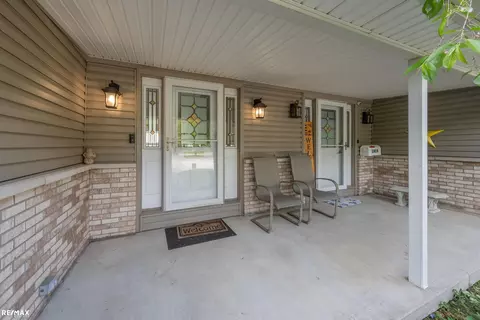 Exterior - 1416 Saint Clair Riv, Algonac, MI 48001 photo 4 of 13
