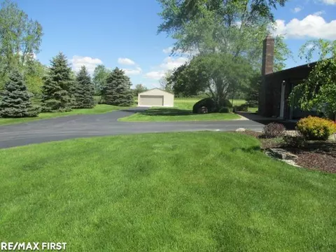 22255 Pratt, Armada, MI 48005 photo 3