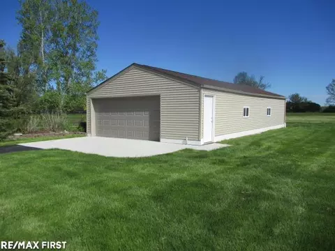 22255 Pratt, Armada, MI 48005 photo 4