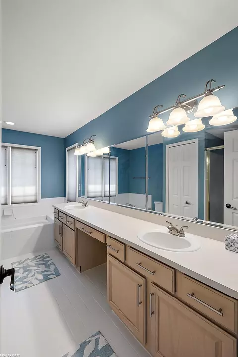 20545 Breezeway Dr, Macomb, MI 48044 photo 22