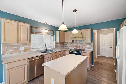 20545 Breezeway Dr, Macomb, MI 48044 photo 11