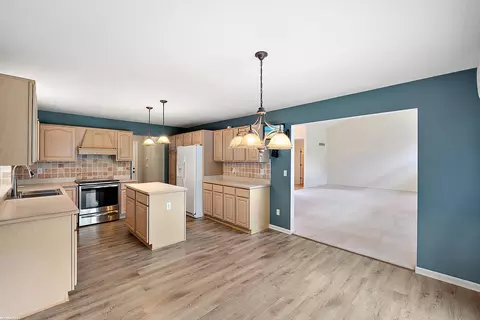20545 Breezeway Dr, Macomb, MI 48044 photo 13