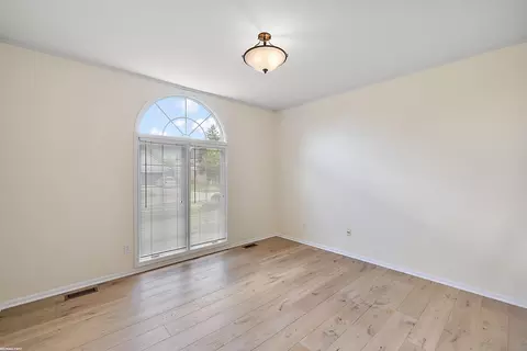 20545 Breezeway Dr, Macomb, MI 48044 photo 16