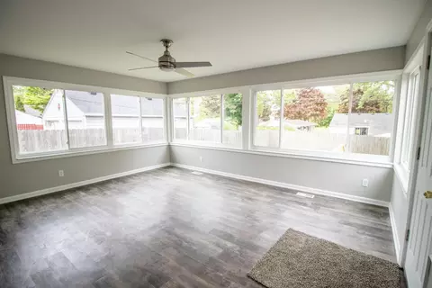 902 E Atherton, Flint, MI 48507 photo 5