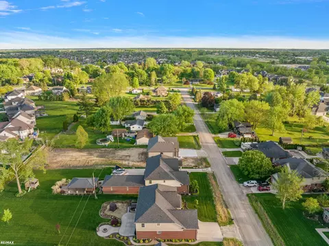 49268 Marseilles, Macomb, MI 48044 photo 11