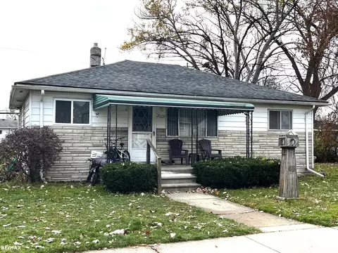 20220 Colman, Clinton Township, MI 48035