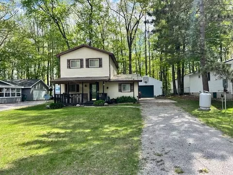 4140 Covemoor, Harrison, MI 48625