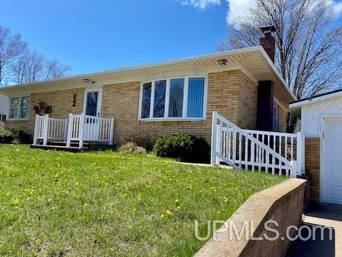 125 N Marigold, Ishpeming, MI 49849 photo 2
