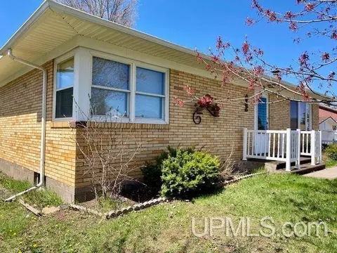 125 N Marigold, Ishpeming, MI 49849 photo 3
