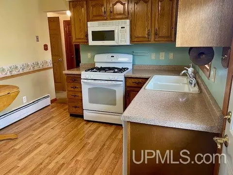 125 N Marigold, Ishpeming, MI 49849 photo 8
