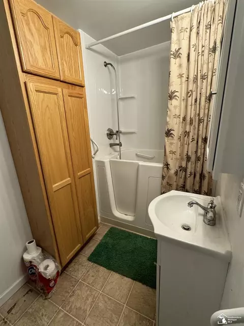 Bath - 930 Steiner, Monroe, MI 48162 photo 2 of 2