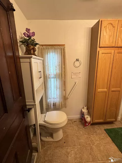 Bath - 930 Steiner, Monroe, MI 48162 photo 1 of 2