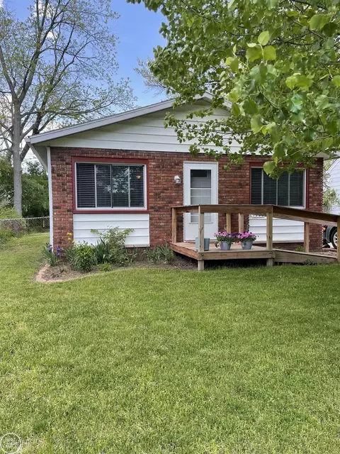 1223 Thomson, Port Huron, MI 48060