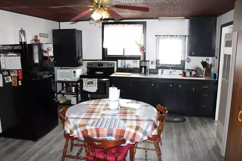 Kitchen - 5073 Oakview, Harrison, MI 48625 photo 1 of 2