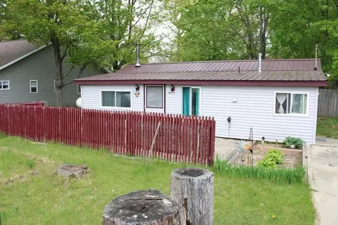 Exterior - 5073 Oakview, Harrison, MI 48625 photo 2 of 5