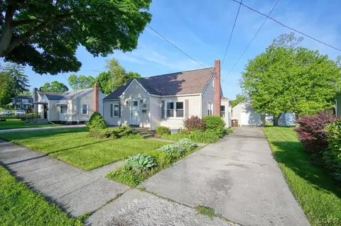728 Dennis, Adrian, MI 49221