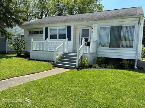3742 Whittier, Flint, MI 48506
