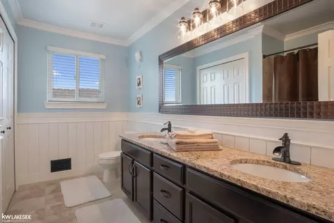 Bath - 20798 Stalybridge, Macomb, MI 48044 photo 4 of 5