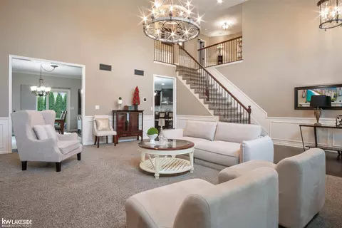 Living - 20798 Stalybridge, Macomb, MI 48044 photo 4 of 4