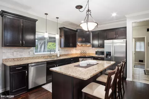Kitchen - 20798 Stalybridge, Macomb, MI 48044 photo 2 of 5