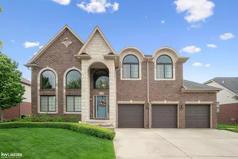 20798 Stalybridge, Macomb, MI 48044