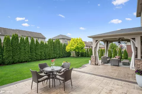 Exterior - 20798 Stalybridge, Macomb, MI 48044 photo 2 of 4