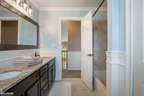 Bath - 20798 Stalybridge, Macomb, MI 48044 photo 5 of 5