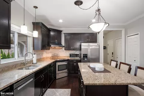 Kitchen - 20798 Stalybridge, Macomb, MI 48044 photo 3 of 5
