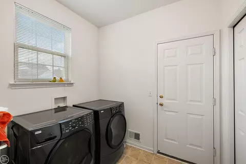 19870 Liverpool, Macomb, MI 48044 photo 17