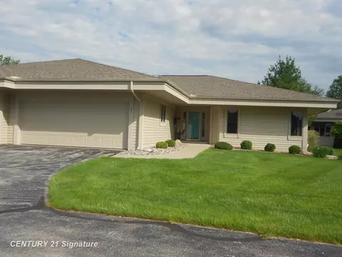 8900 Oak Mdw #27, Saginaw, MI 48609