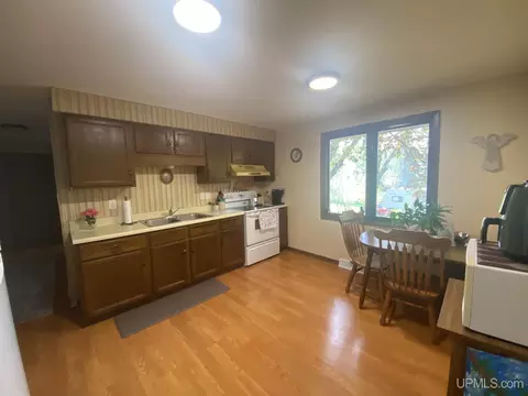 Kitchen - 611615 E Main, Iron Mountain, MI 49801 photo 2 of 3
