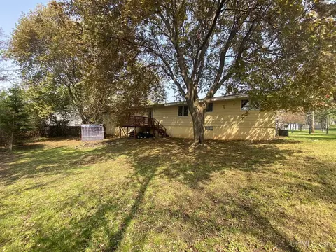 Exterior - 611615 E Main, Iron Mountain, MI 49801 photo 3 of 3