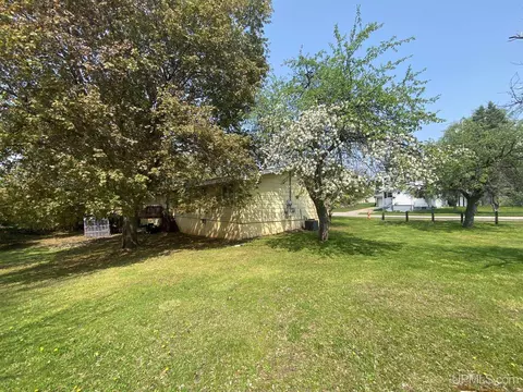 Exterior - 611615 E Main, Iron Mountain, MI 49801 photo 2 of 3