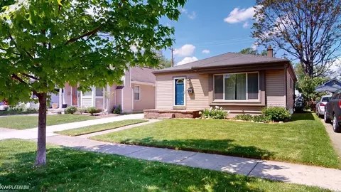 86 Charlevoix, Clawson, MI 48017