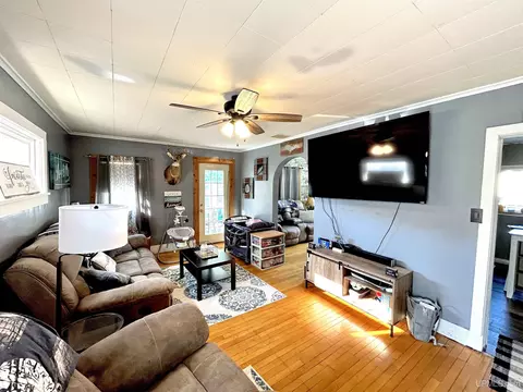 Living - 562 Jasper, Ishpeming, MI 49849 photo 3 of 4