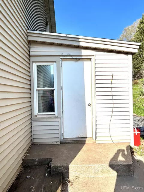 Exterior - 562 Jasper, Ishpeming, MI 49849 photo 3 of 5