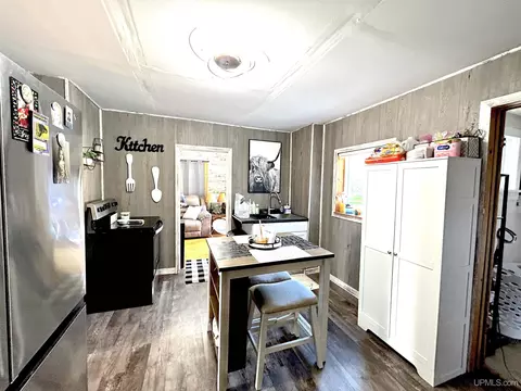 Kitchen - 562 Jasper, Ishpeming, MI 49849 photo 2 of 3