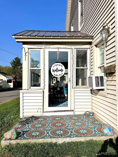 Exterior - 562 Jasper, Ishpeming, MI 49849 photo 4 of 5