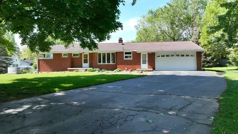 142 Brookside, Flushing, MI 48433
