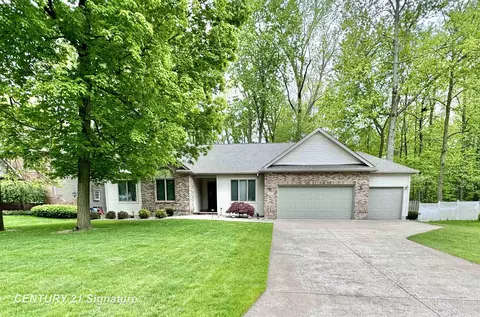 12511 Whisper Rdg, Freeland, MI 48623