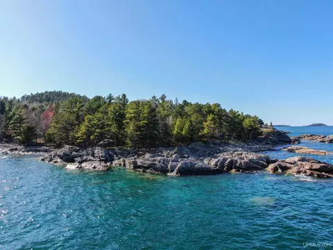400 Partridge Bay, Marquette, MI 49855
