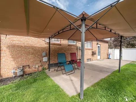 405 Richards, Monroe, MI 48162 photo 25
