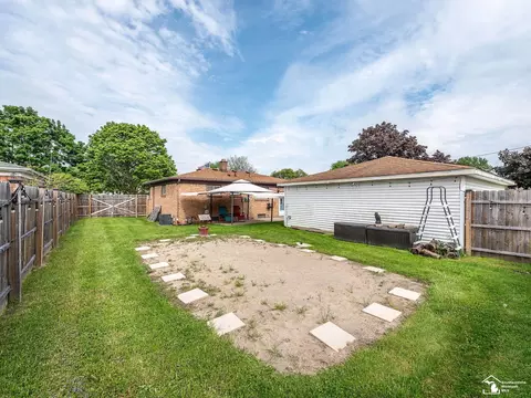 405 Richards, Monroe, MI 48162 photo 27