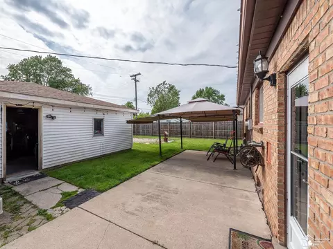 405 Richards, Monroe, MI 48162 photo 24