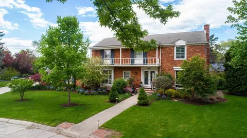 70 N Duval, Grosse Pointe Shores, MI 48236