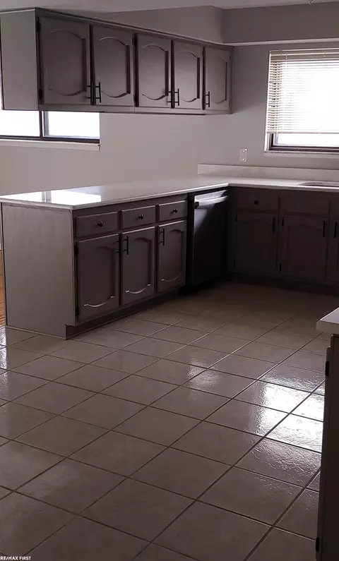2339 Michael, Sterling Heights, MI 48310 photo 9