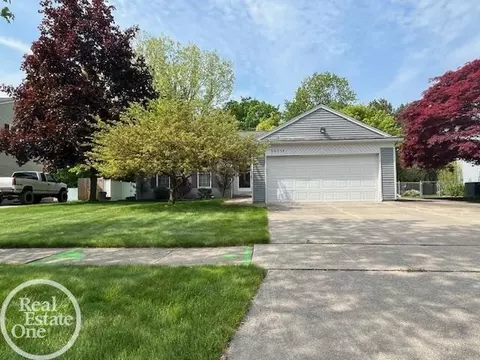 54219 Bradshaw, New Baltimore, MI 48047