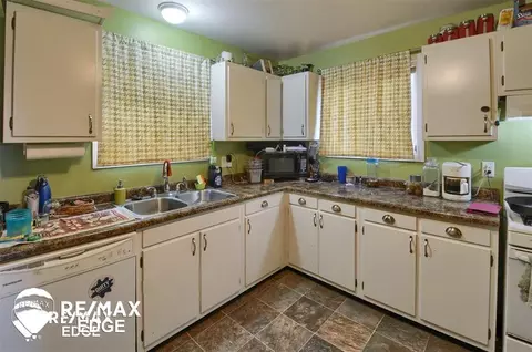 4475 Gregor, Genesee, MI 48437 photo 4