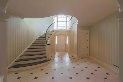 Entry Way - 180 Provencal, Grosse Pointe Farms, MI 48236 photo 2 of 21